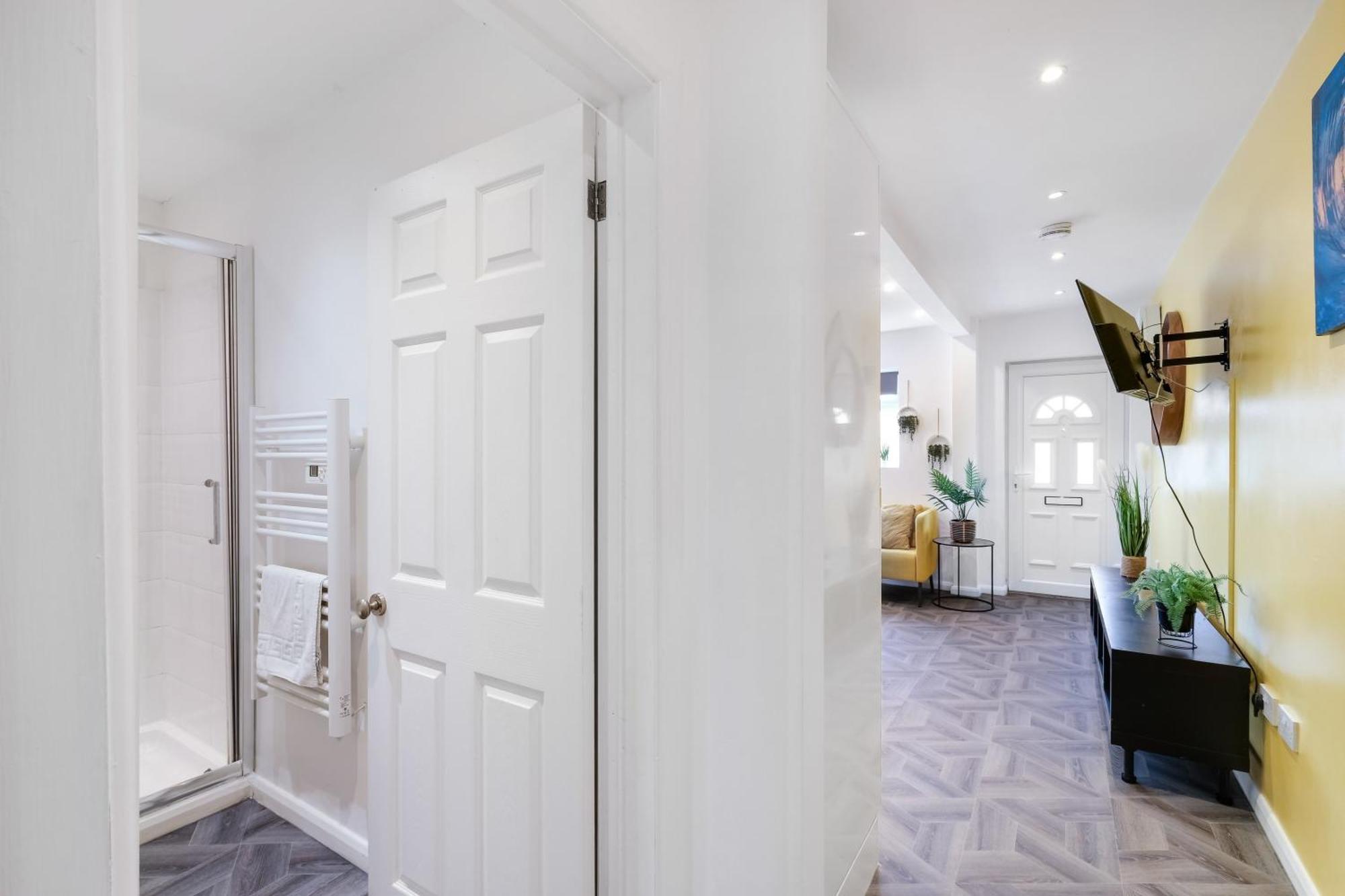 Kings House Apartment Hayes, West London Apt A Northolt  Экстерьер фото