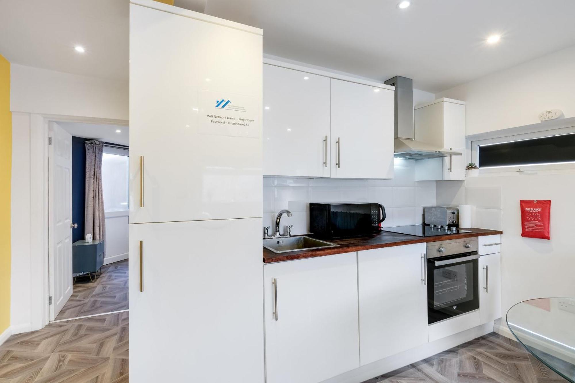 Kings House Apartment Hayes, West London Apt A Northolt  Экстерьер фото